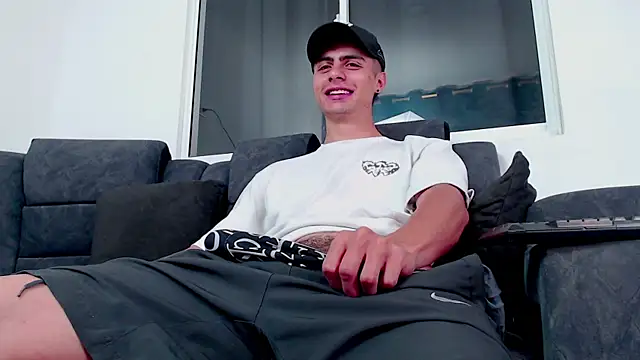 Stiven CL online show from September 2025 05:03:01 PM