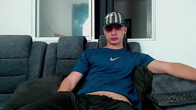 Stiven CL online show from October 2025 05:37:01 AM