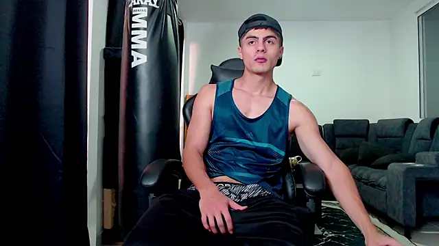 Stiven CL online show from December 2025 09:54:02 PM