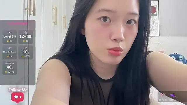 Snapshot of rose-u chatting on April 2026 01:27:01 AM rose-u online show from April 2026 01:27:01 AM