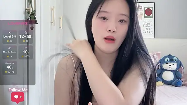 Snapshot of rose-u chatting on April 2026 01:25:02 AM rose-u online show from April 2026 01:25:02 AM