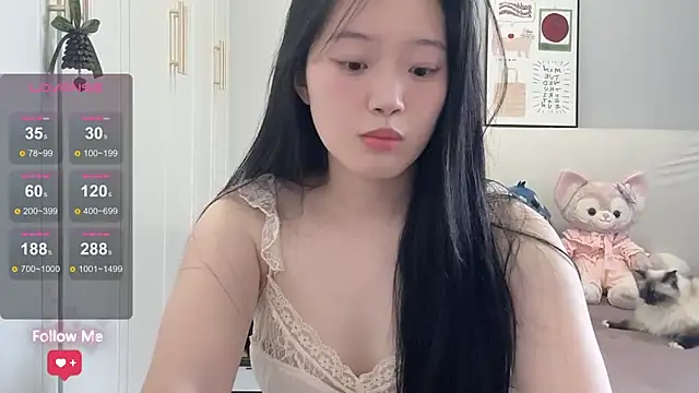 Snapshot of rose-u chatting on May 2026 01:36:02 AM rose-u online show from May 2026 01:36:02 AM