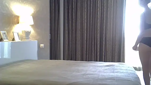 ZarinaSwift online show from October 2025 04:12:01 AM