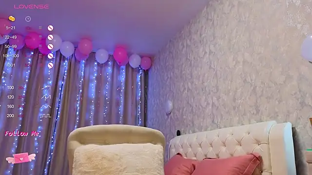 LaraSkinny online show from December 2024 03:45:02 AM