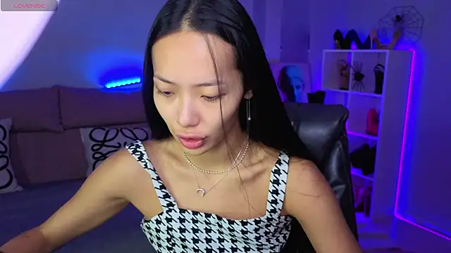  MIURA  online show from October 2025 01:03:01 AM