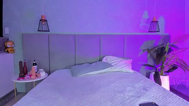 LiaVelez online show from March 2025 01:07:02 PM