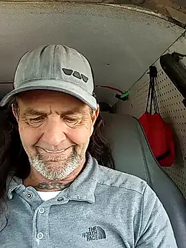 Hotbodyscottie online show from December 2024 05:33:02 PM