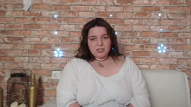 Amelia Kiss  online show from January 2025 07:04:01 AM