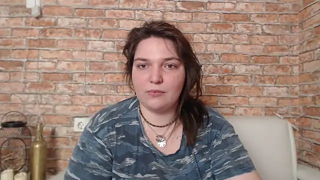 Amelia Kiss  online show from January 2025 06:57:01 AM