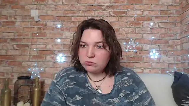 Amelia Kiss  online show from February 2025 03:57:02 AM