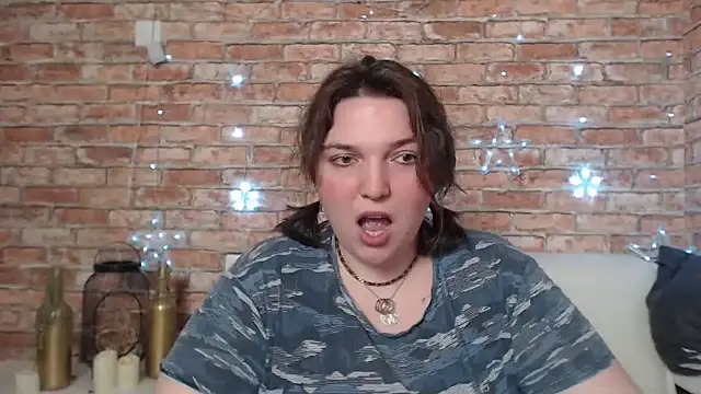 Amelia Kiss  online show from February 2025 07:04:02 AM