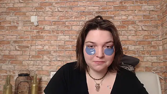 Amelia Kiss  online show from February 2025 12:46:01 AM