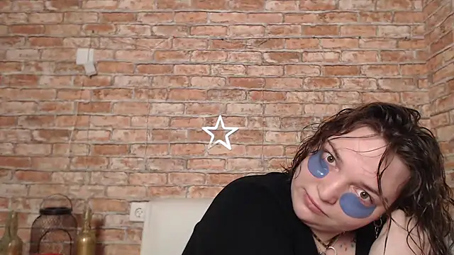 Amelia Kiss  online show from February 2025 01:02:01 AM