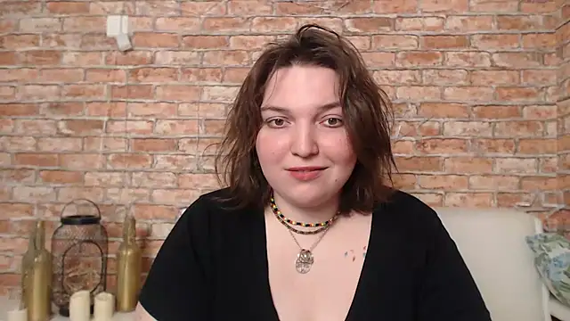 Amelia Kiss  online show from February 2025 03:45:02 AM