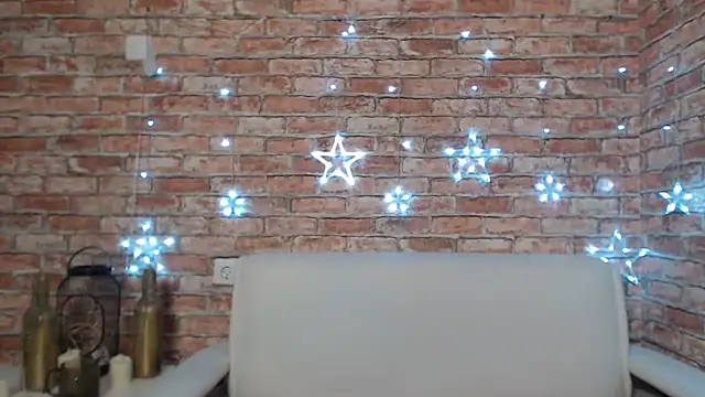 Amelia Kiss  online show from March 2025 03:45:01 AM