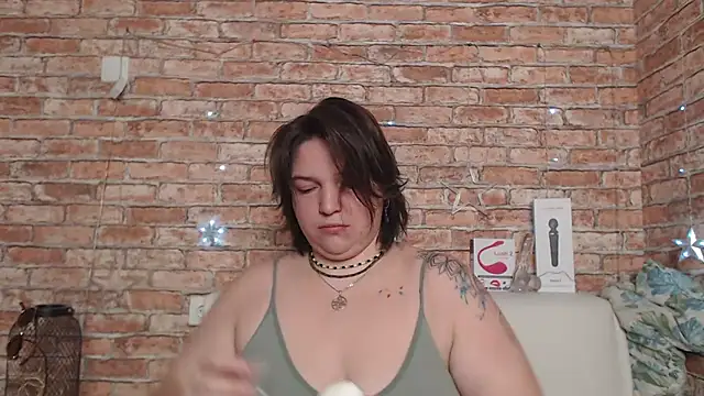 Amelia Kiss  online show from September 2025 12:34:01 AM