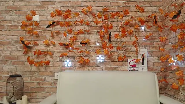 Amelia Kiss  online show from November 2025 12:44:01 AM