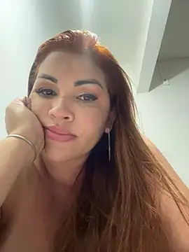 Snapshot of Bruninhaa34 chatting on February 2025 10:37:01 PM Bruninhaa34 online show from February 2025 10:37:01 PM