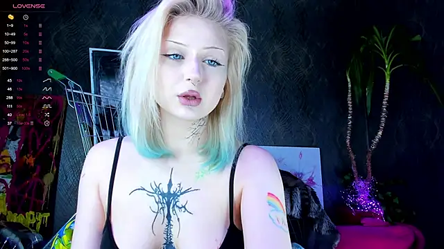 little grinch666 online show from January 2025 06:03:01 PM