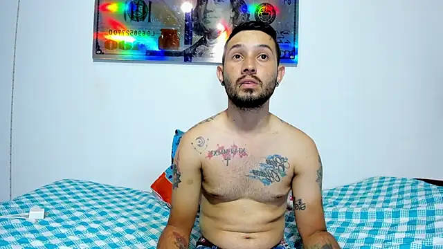 Snapshot of Bad_Couple_1 chatting on December 2024 09:29:02 PM Bad Couple 1 online show from December 2024 09:29:02 PM