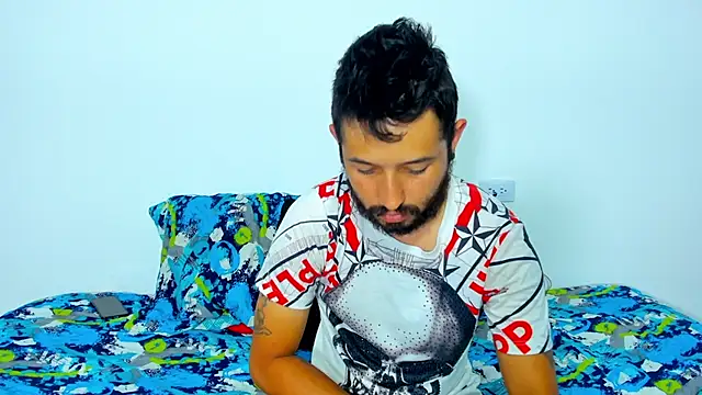 Snapshot of Bad_Couple_1 chatting on March 2025 06:50:02 AM Bad Couple 1 online show from March 2025 06:50:02 AM