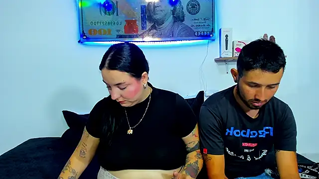 Snapshot of Bad_Couple_1 chatting on March 2025 01:31:01 AM Bad Couple 1 online show from March 2025 01:31:01 AM