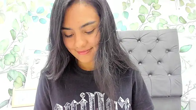 atilanadiaz7 online show from October 2025 05:14:02 PM