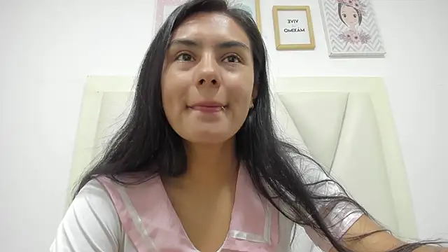 atilanadiaz7 online show from February 2026 03:59:01 PM