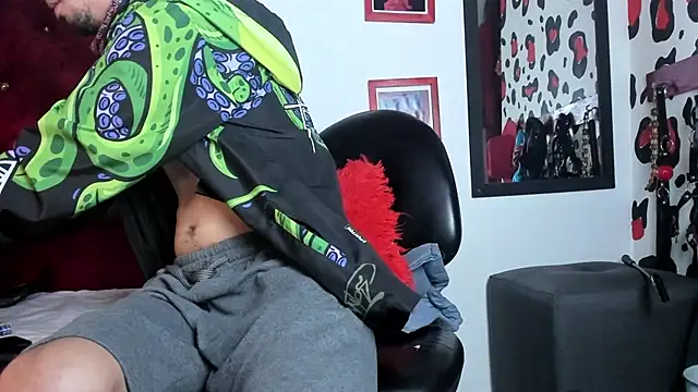 Aaron BigDickxxx online show from February 2025 07:48:02 PM