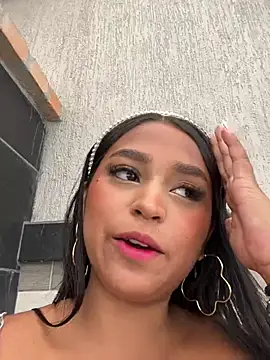 Juli Walker online show from December 2024 02:44:01 PM