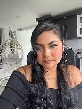 Juli Walker online show from April 2026 02:55:02 PM