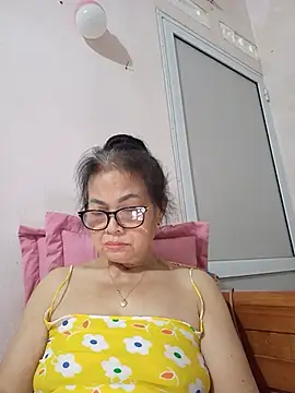 Snapshot of Hotestlove chatting on June 2026 04:01:01 AM Hotestlove online show from June 2026 04:01:01 AM