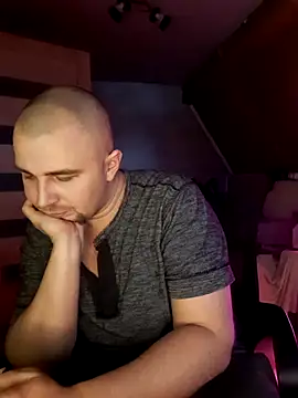 Foxyshaved online show from February 2025 02:35:02 PM