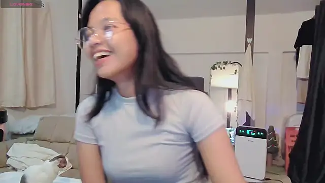 Snapshot of Kana_G chatting on January 2025 05:37:01 PM Kana G online show from January 2025 05:37:01 PM