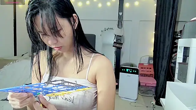 Snapshot of Kana_G chatting on January 2025 12:27:02 PM Kana G online show from January 2025 12:27:02 PM