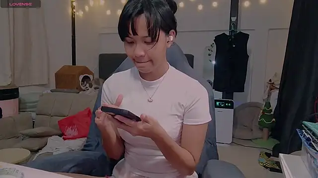 Snapshot of Kana_G chatting on February 2025 04:11:01 PM Kana G online show from February 2025 04:11:01 PM