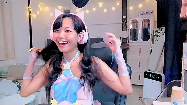 Snapshot of Kana_G chatting on February 2025 04:52:01 PM Kana G online show from February 2025 04:52:01 PM