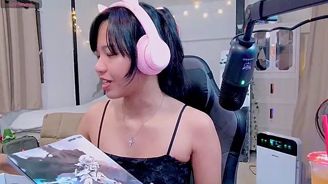 Snapshot of Kana_G chatting on February 2025 02:02:01 PM Kana G online show from February 2025 02:02:01 PM