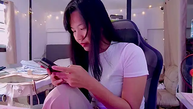 Snapshot of Kana_G chatting on March 2025 07:16:01 AM Kana G online show from March 2025 07:16:01 AM