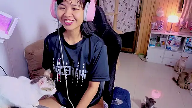 Snapshot of Kana_G chatting on October 2025 03:42:01 PM Kana G online show from October 2025 03:42:01 PM