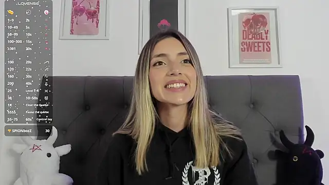 Snapshot of IsadoraGalle_ chatting on February 2026 11:12:01 PM IsadoraGalle online show from February 2026 11:12:01 PM