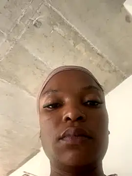 slimcateee online show from November 2025 12:39:02 PM