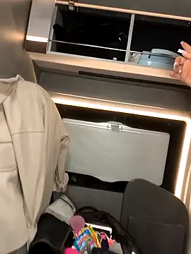 emma4xxx online show from September 2025 08:19:01 PM