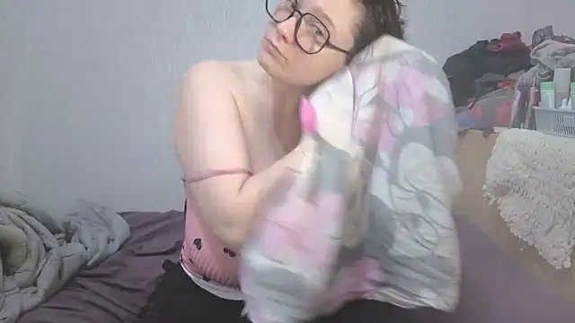 Snapshot of Nina7HotCherry chatting on February 2026 05:21:01 PM Nina7HotCherry online show from February 2026 05:21:01 PM