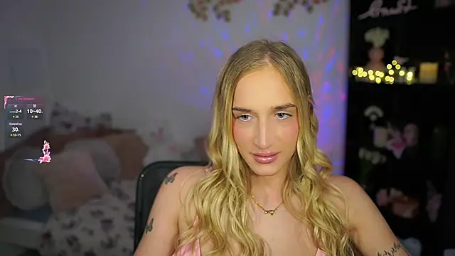 Nicolette  Shea  online show from January 2025 02:02:02 PM