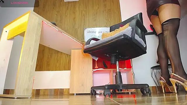 zultanalambert online show from February 2025 02:45:02 AM