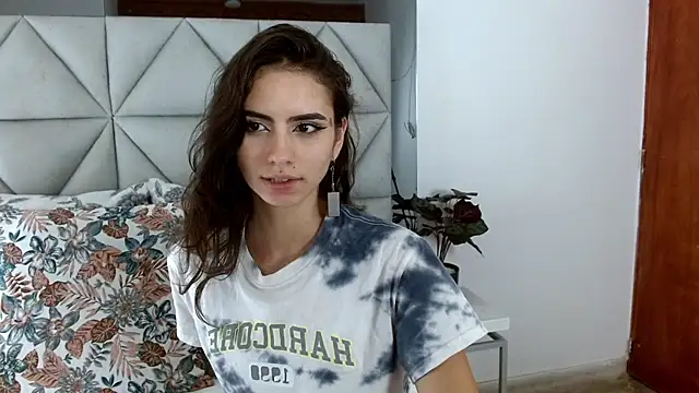 nina pons online show from December 2024 06:15:01 PM