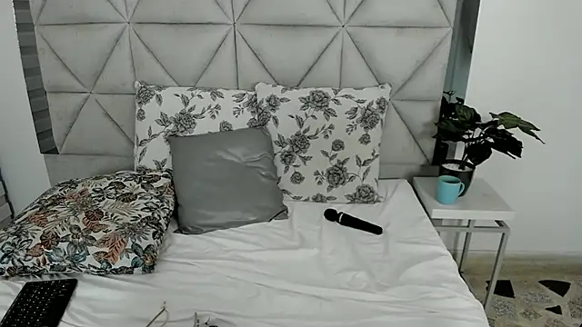 nina pons online show from March 2025 01:10:02 AM