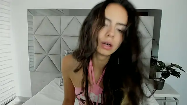 nina pons online show from March 2025 09:48:02 PM