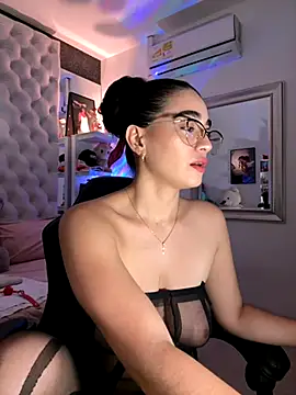 Snapshot of ZarahEvans chatting on November 2025 07:56:01 PM ZarahEvans online show from November 2025 07:56:01 PM